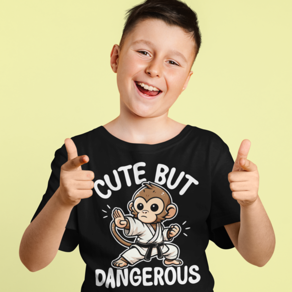 round-neck-tee-mockup-of-a-boy-pointing-at-the-camera-with-both-hands-m25859-r-el2 (3)